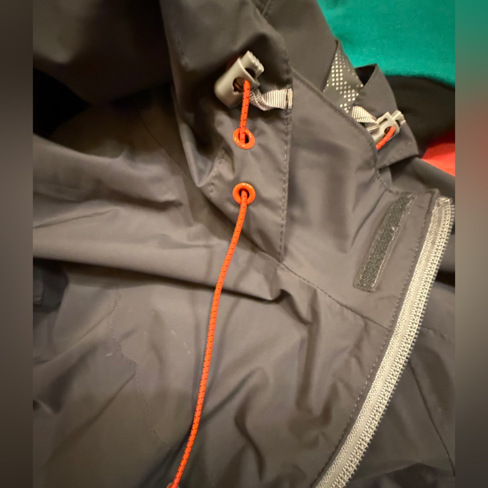 Kathmandu Women's NGx2.5 Waterproof Jacket in Black - Picture 9 of 10